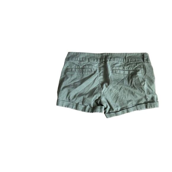American eagle outfitters midi stretch size 2 chino style dusty green shorts EUC - Picture 5 of 5